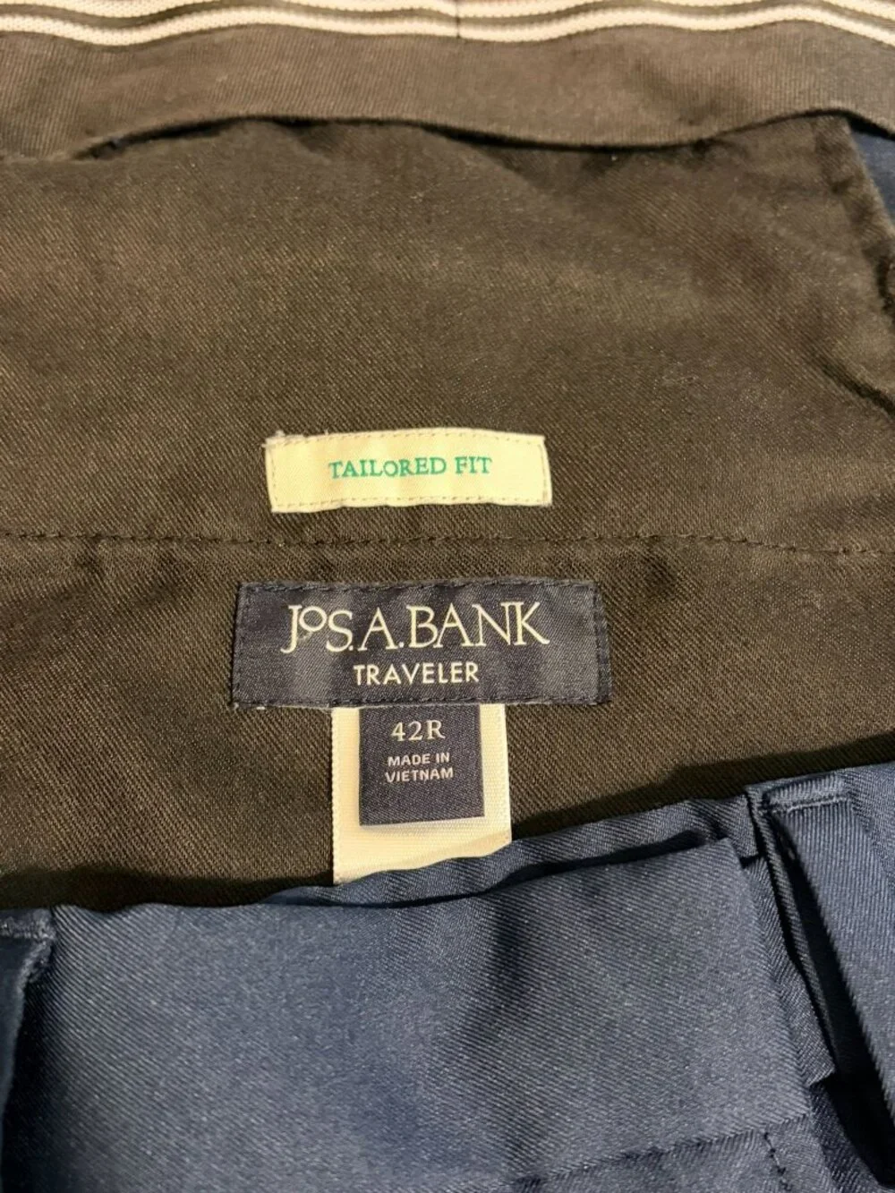 Men's Jos A Bank Traveler Collection Navy Blue Golf Chino Shorts 42 Waist